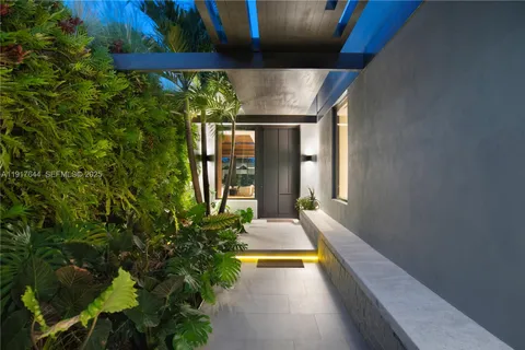 $4,999,000 | 8055 Noremac Avenue, Miami Beach, FL 33141