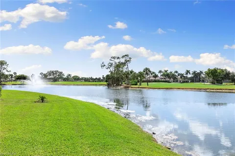 $2,400 | 520 Augusta Boulevard, Unit B204, Naples, FL 34113