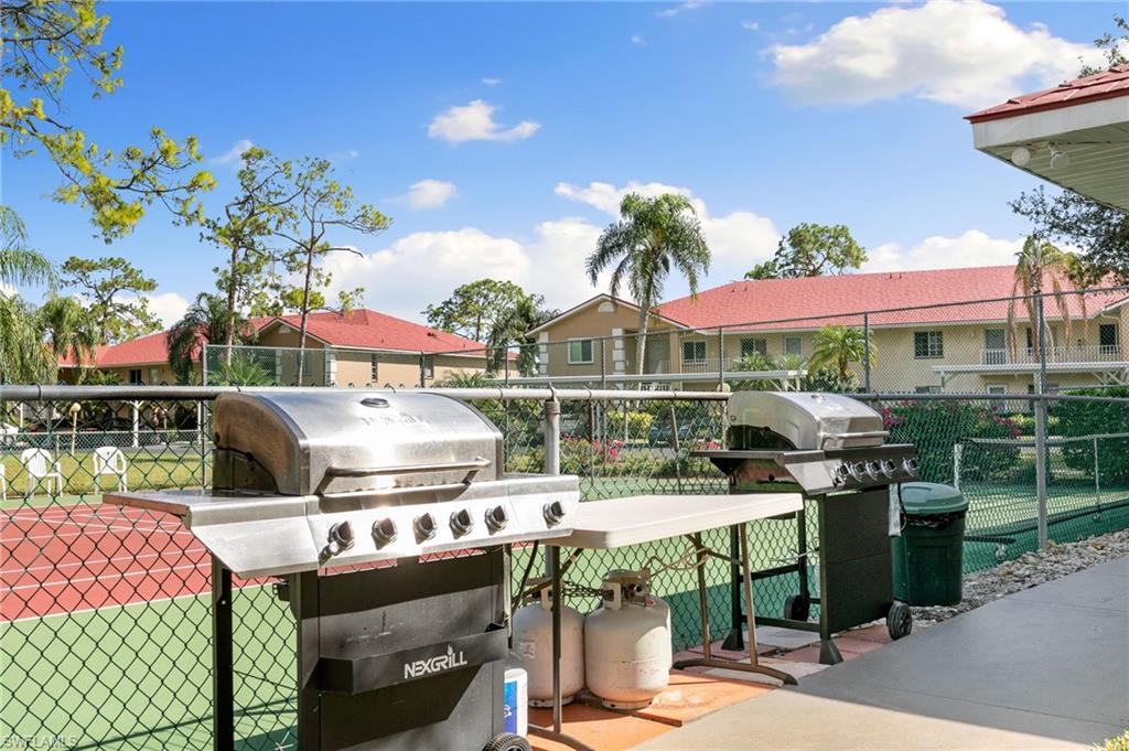 520 Augusta Boulevard, Unit B204 Naples, FL 34113 - Photo 25 of 26 Grill area