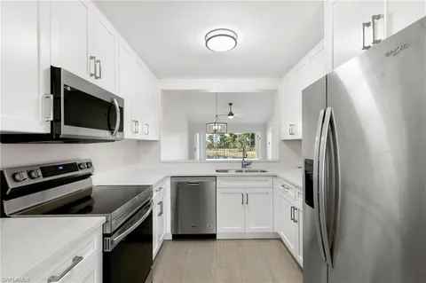 $2,400 | 520 Augusta Boulevard, Unit B204, Naples, FL 34113