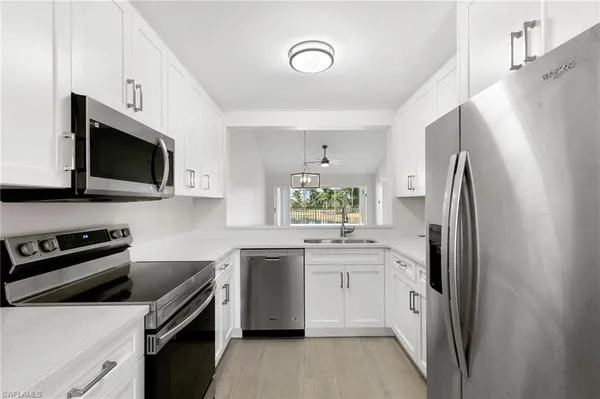 $2,400 | 520 Augusta Boulevard, Unit B204, Naples, FL 34113