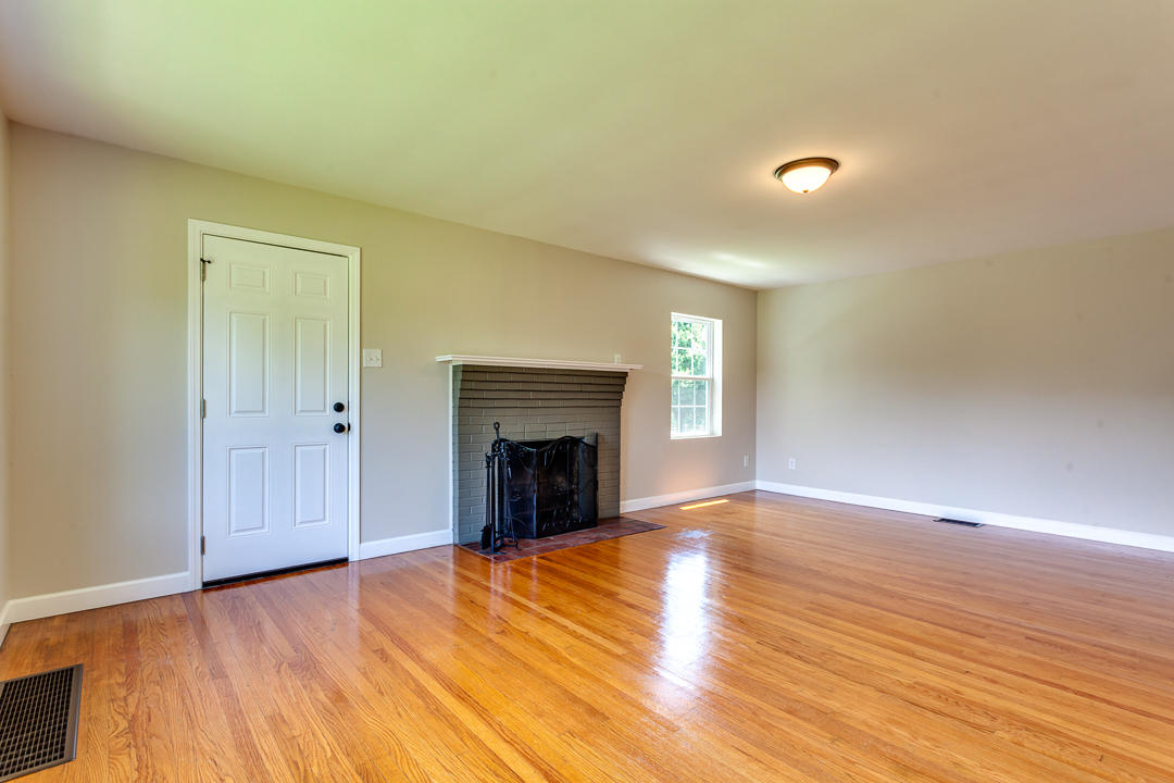 149 Pleasant View Loop Clinton, TN 37716 - Photo 11 of 40 015180629-2-149PleasantViewLoopClintonTN