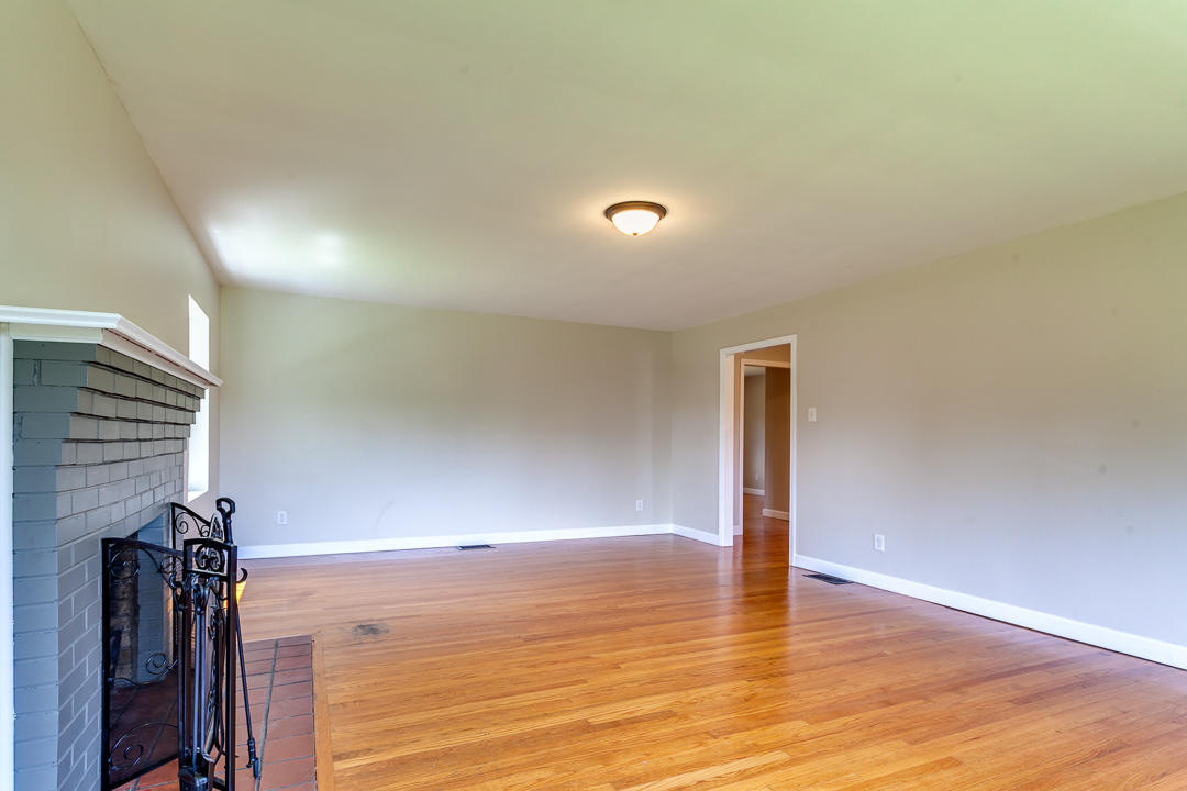 149 Pleasant View Loop Clinton, TN 37716 - Photo 12 of 40 016180629-2-149PleasantViewLoopClintonTN