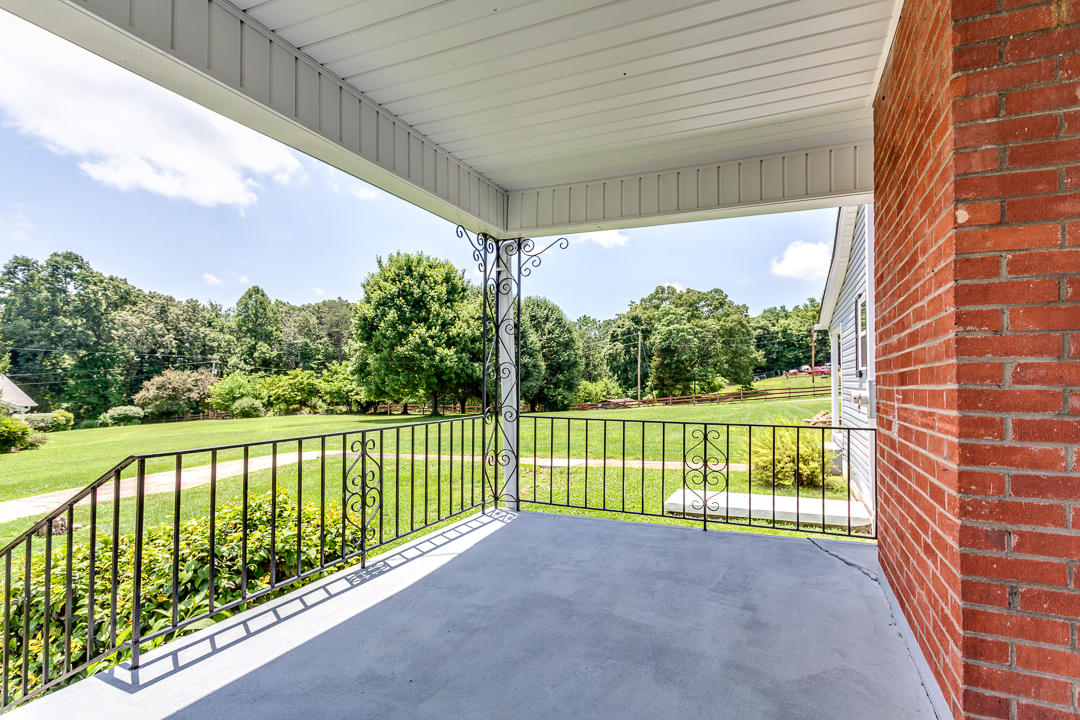 149 Pleasant View Loop Clinton, TN 37716 - Photo 4 of 40 008180629-2-149PleasantViewLoopClintonTN