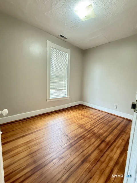 384 Gregory Street Bridgeport, CT 06604 - Photo 10 of 13