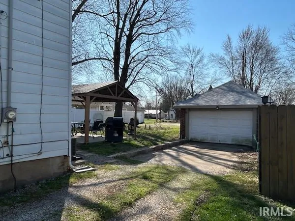 $106,800 | 317 East Locust Street, Boonville, IN 47601
