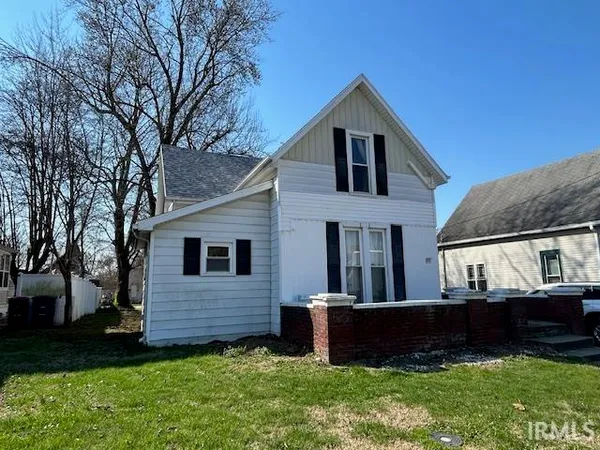 $106,800 | 317 East Locust Street, Boonville, IN 47601