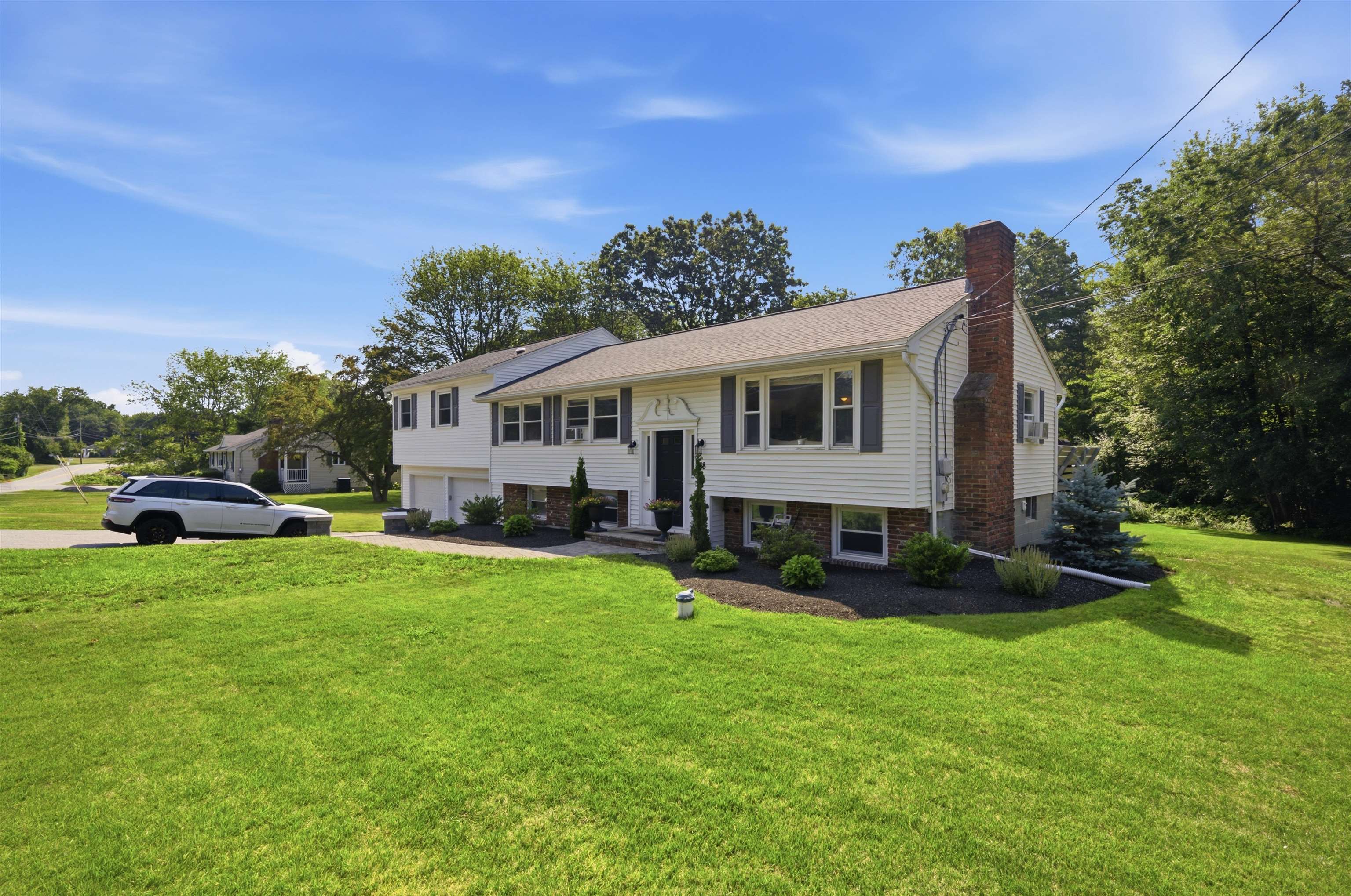 68 Jericho Road Pelham, NH 03076 - Photo 4 of 40