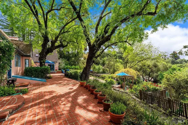 $3,850,000 | 1212 North Fitch Mountain Road, Healdsburg, CA 95448