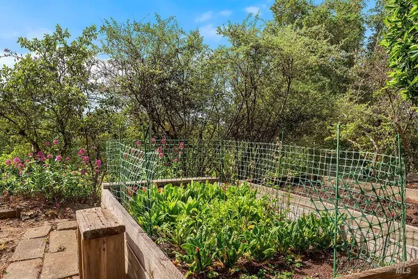 $3,850,000 | 1212 North Fitch Mountain Road, Healdsburg, CA 95448