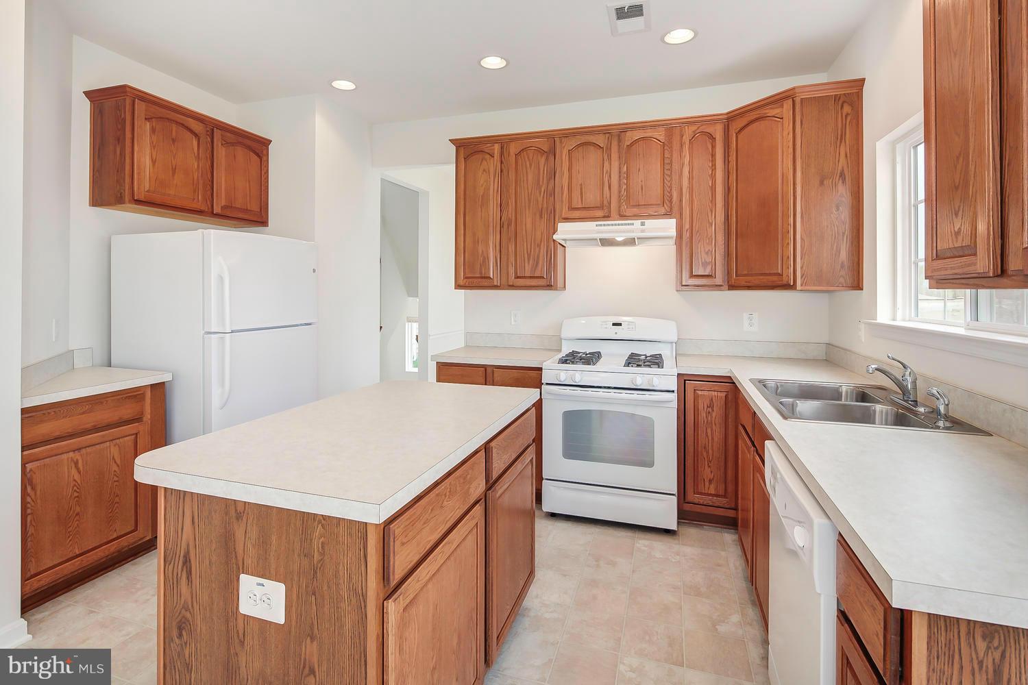 3206 St Marys View Road Accokeek, MD 20607 - Photo 6 of 30 Kitchen