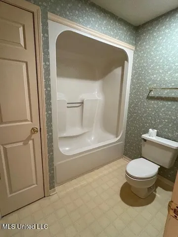 $230,000 | 1839 East Lakeshore Drive, Carriere, MS 39426