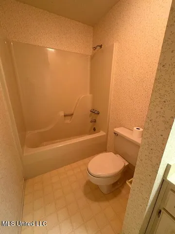 $230,000 | 1839 East Lakeshore Drive, Carriere, MS 39426