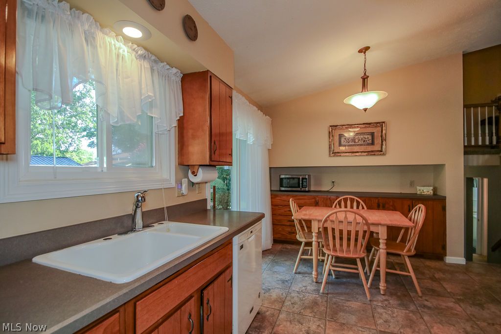5535 Reef Road Mentor, OH 44060 - Photo 14 of 35 Gallery Image 14