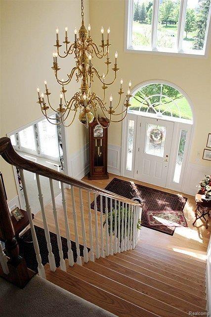 1879 Vinsetta Court Rochester, MI 48306 - Photo 2 of 23 Elegant 2-story Foyer