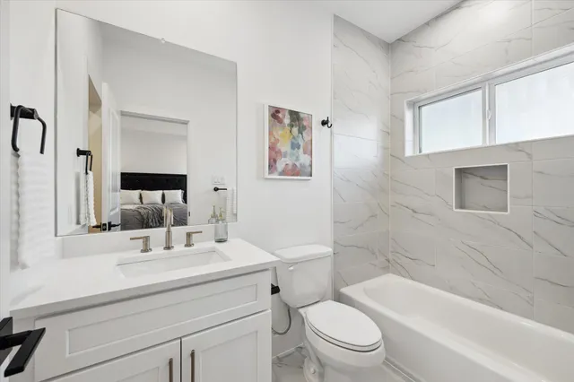 $399,900 | 5632 Camino Encantado Drive, Houston, TX 77091