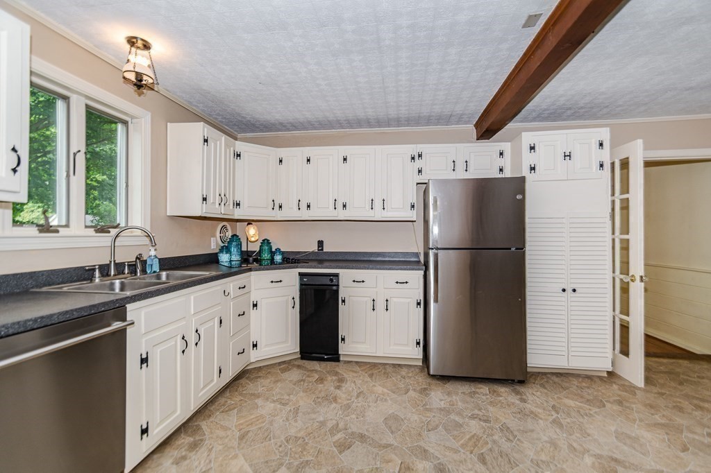 21 Boston Road Westford, MA 01886 - Photo 8 of 35 Gallery Image 8
