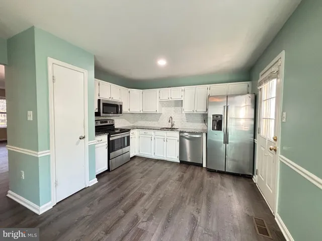 $2,600 | 13669 Barren Springs Court, Centreville, VA 20121