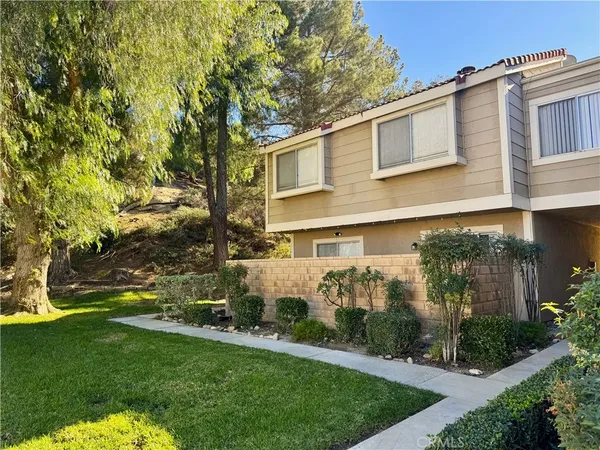 $510,000 | 31363 The Old Road, Unit A, Castaic, CA 91384