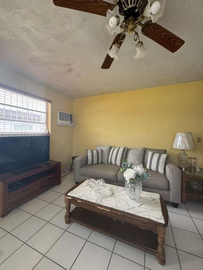 252 East 37th Street Hialeah, FL 33013 - Photo 9 of 51