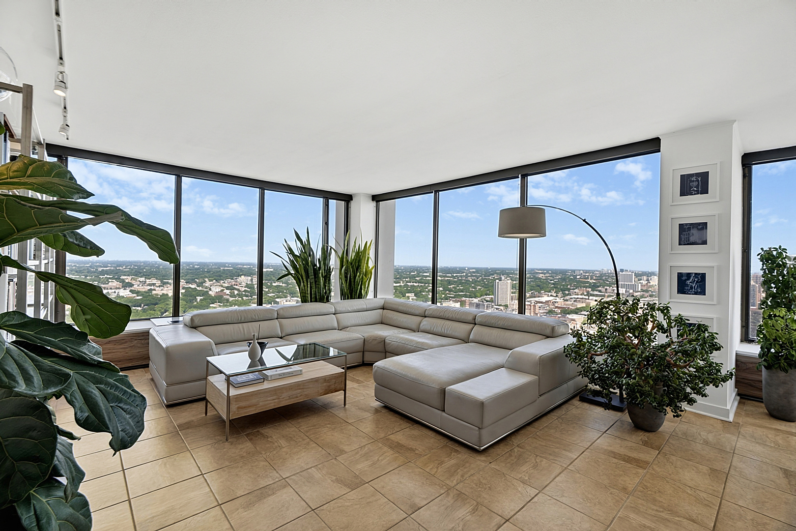 5455 North Sheridan Road, Unit 3515 Chicago, IL 60640 - Photo 19 of 68