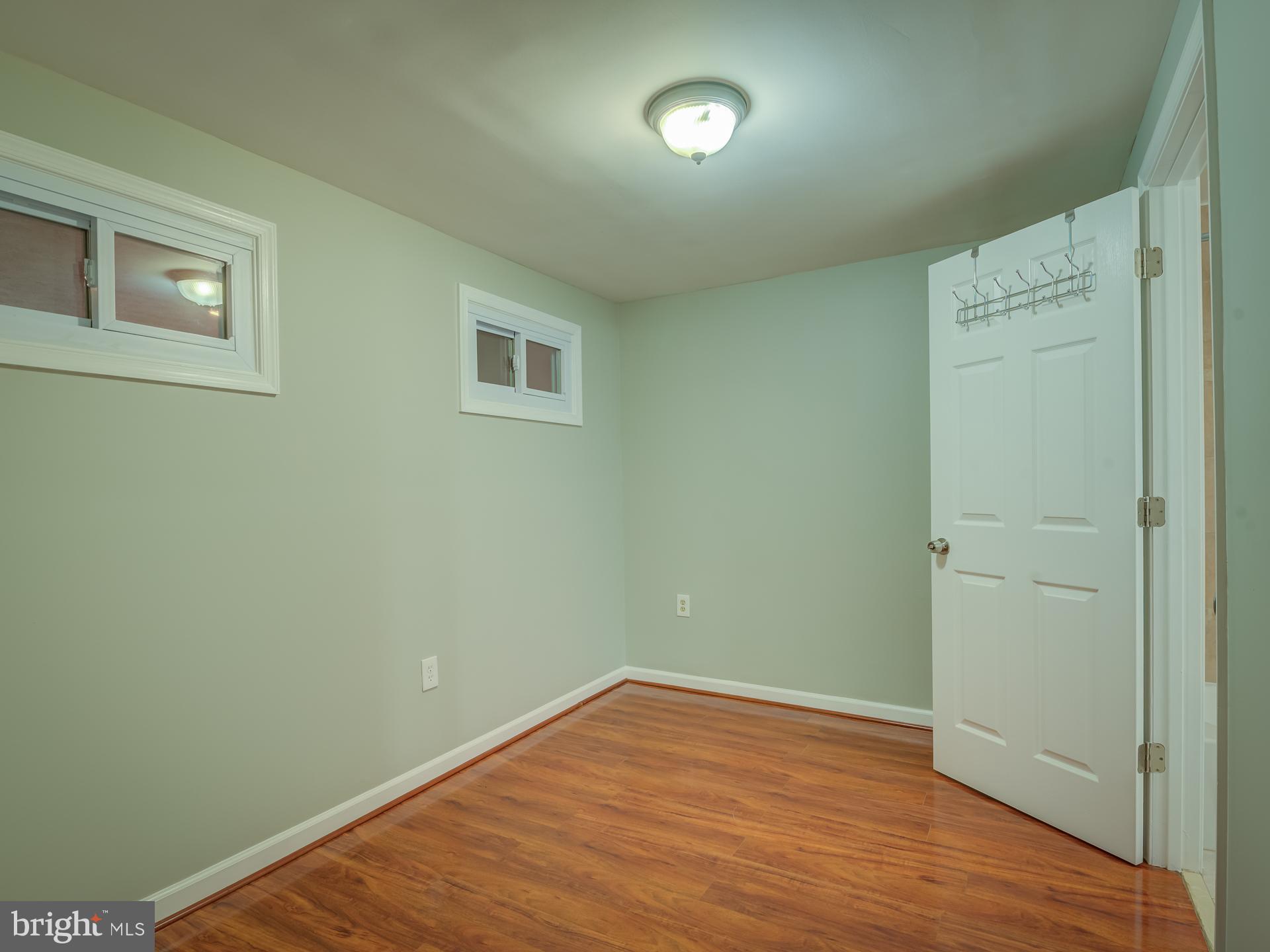 7329 Stream Way Springfield, VA 22152 - Photo 34 of 49 Gallery Image 34
