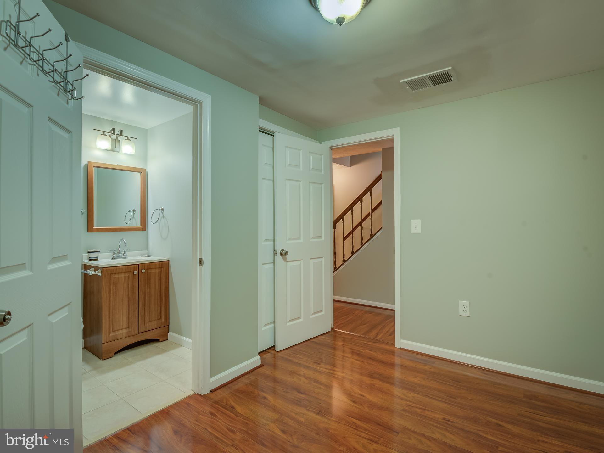7329 Stream Way Springfield, VA 22152 - Photo 36 of 49 Gallery Image 36