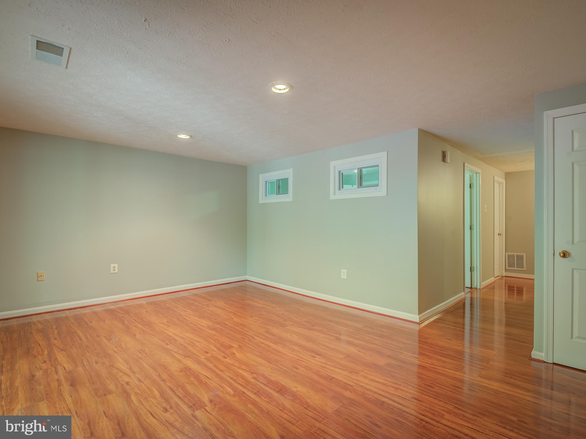 7329 Stream Way Springfield, VA 22152 - Photo 37 of 49 Gallery Image 37
