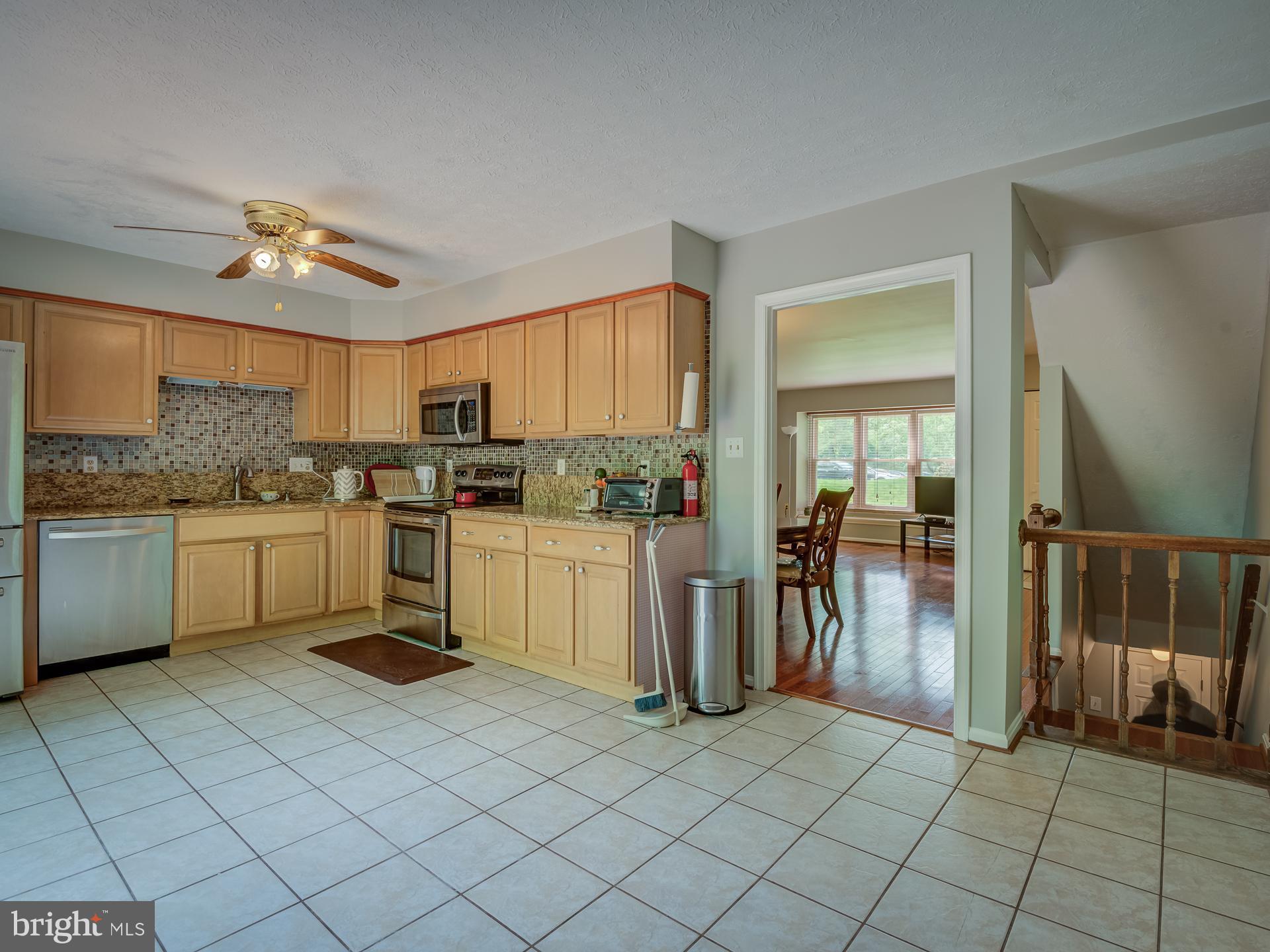 7329 Stream Way Springfield, VA 22152 - Photo 10 of 49 Gallery Image 10