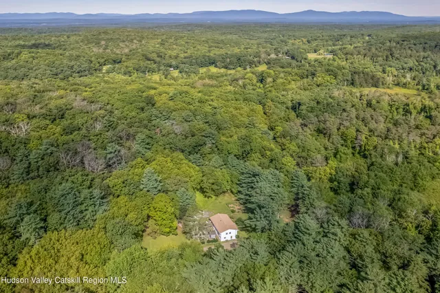 $687,000 | 145 Lamoree Road, Rhinebeck, NY 12572