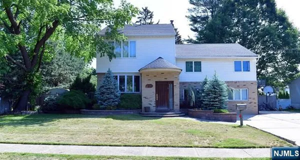 $899,000 | 3-07 Dorothy Street, Fair Lawn, NJ 07410
