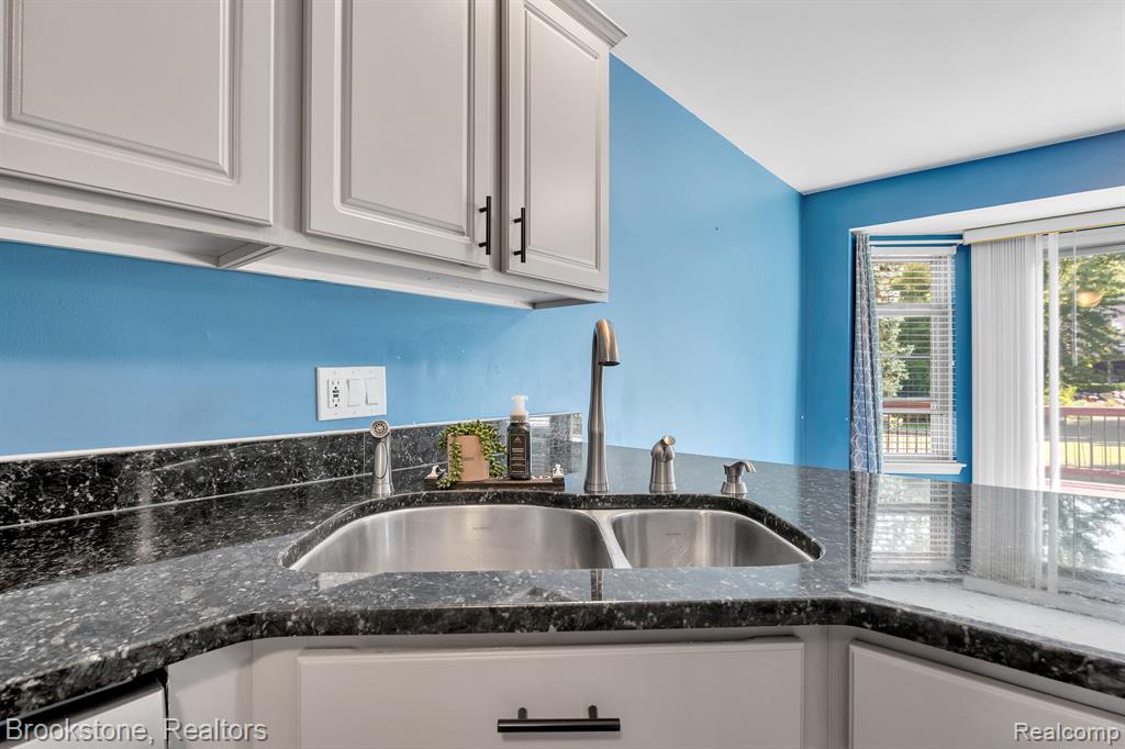 49159 Monte Road Chesterfield, MI 48047 - Photo 18 of 35