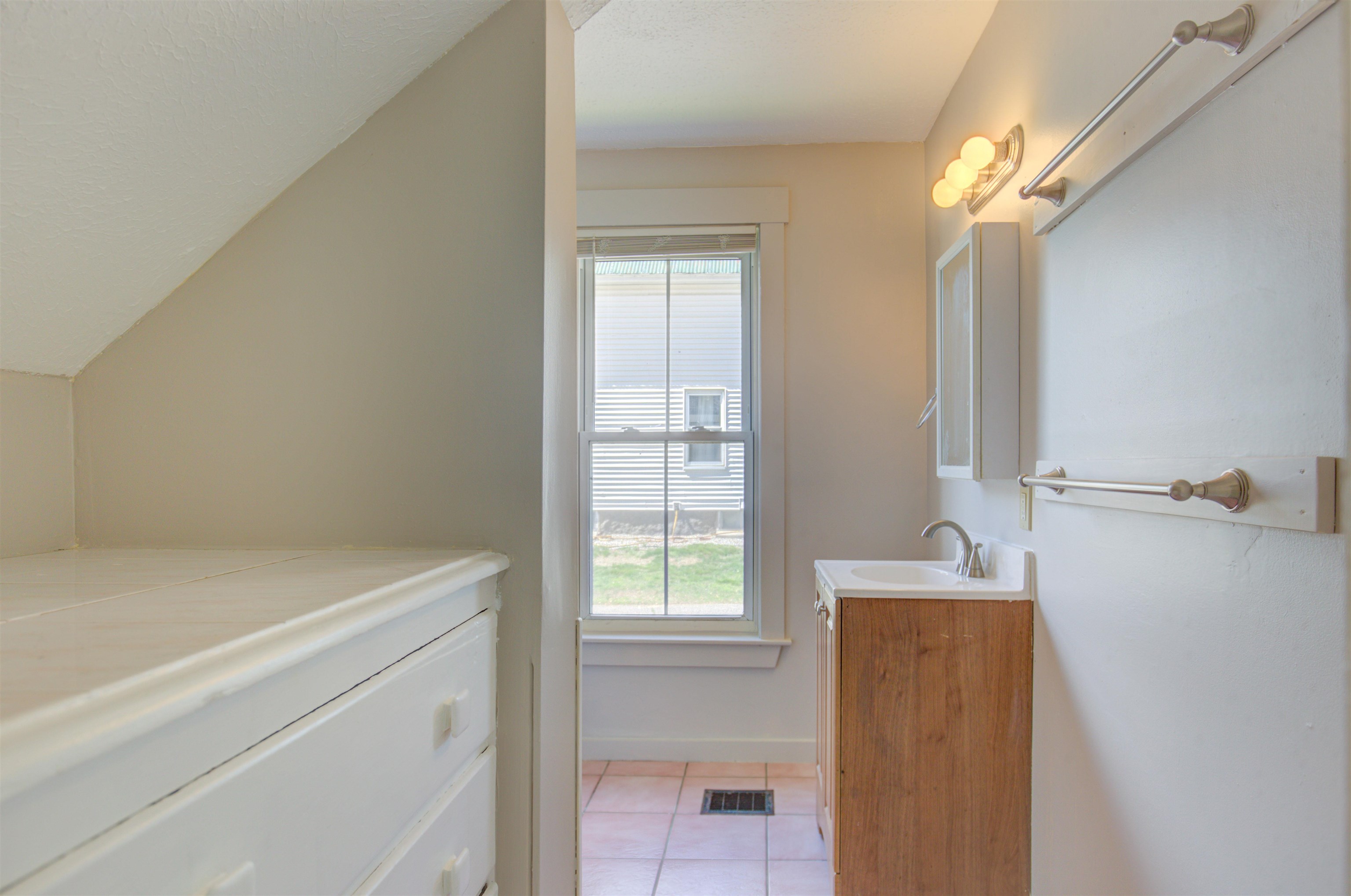 8 Chase Avenue, Unit 1 Conway, NH 03818 - Photo 7 of 16