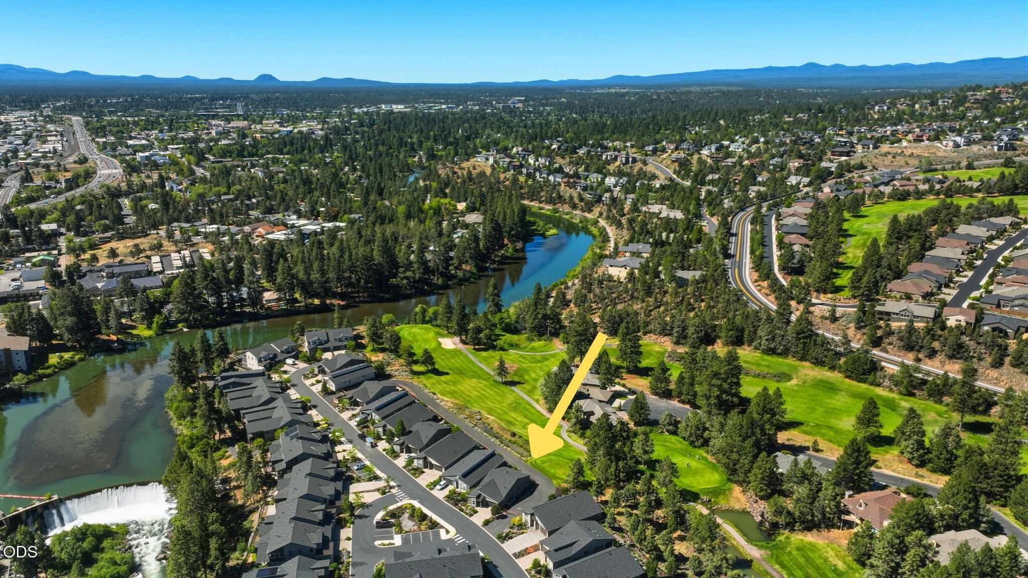 2627 Northwest Rippling River Court Bend, OR 97703 - Photo 6 of 48