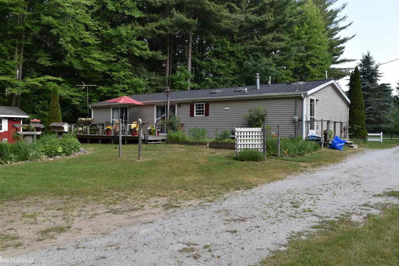 7203 Bryce Road North Street, MI 48049 - Photo 7 of 44 31350673-6.JPG
