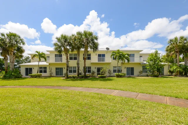 $280,000 | 2626 Creekside Drive, Fort Pierce, FL 34981