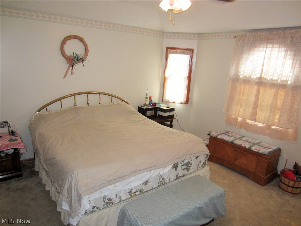 24021 Foster Road Litchfield, OH 44253 - Photo 15 of 34 Beautiful ceilings and lots of natural light!