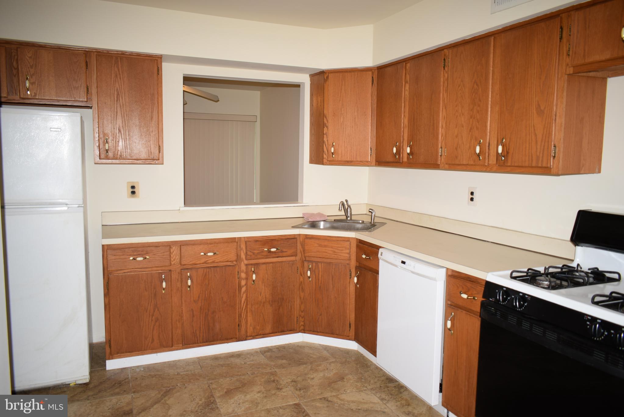69 Allison Road Hightstown, NJ 08520 - Photo 11 of 34 Gallery Image 11