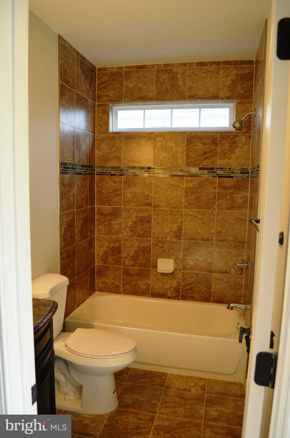 9931 Woodburn Road Silver Spring, MD 20901 - Photo 13 of 27 2nd floor Full Bath