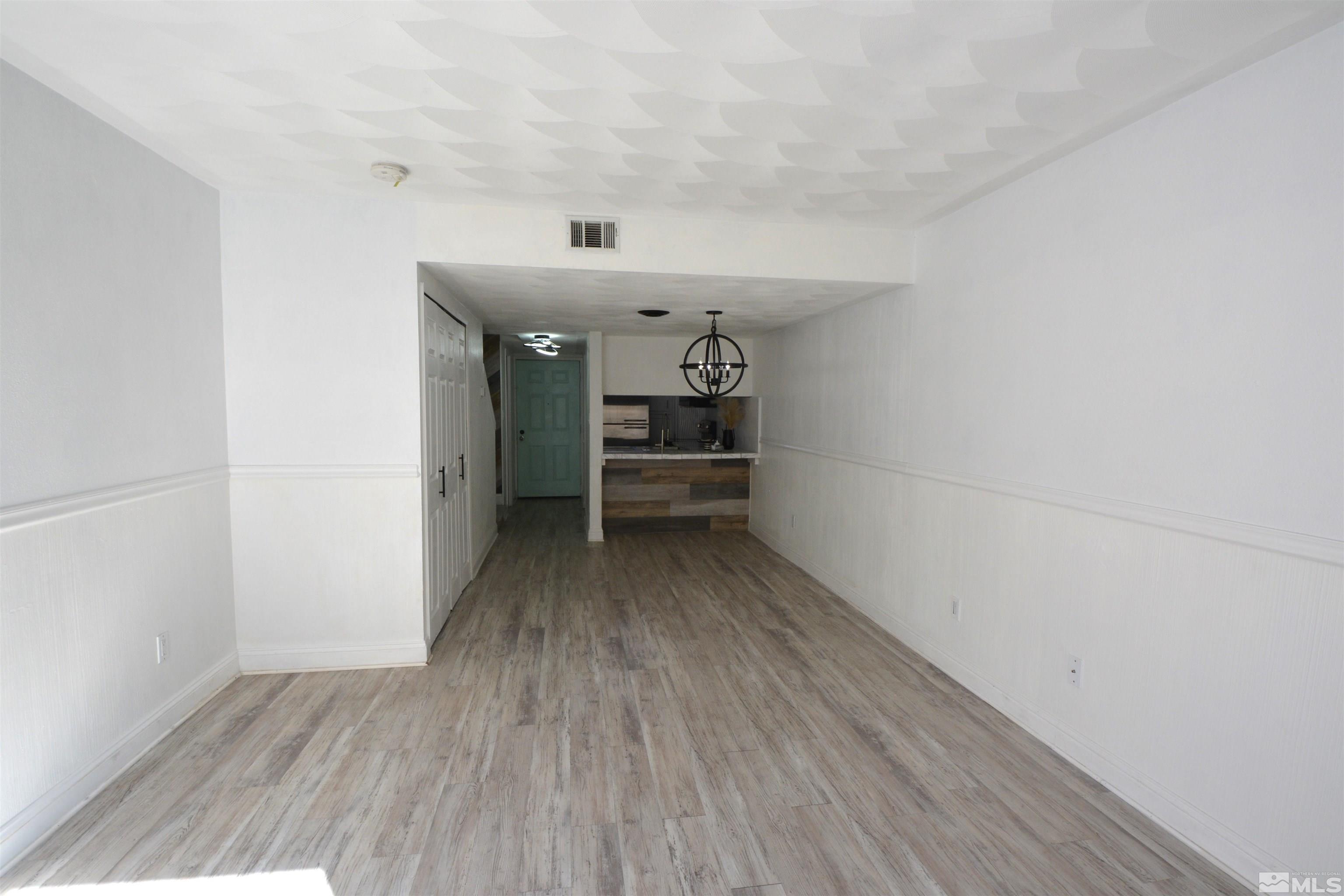 865 Nutmeg Place Reno, NV 89502 - Photo 4 of 39 Photo 4