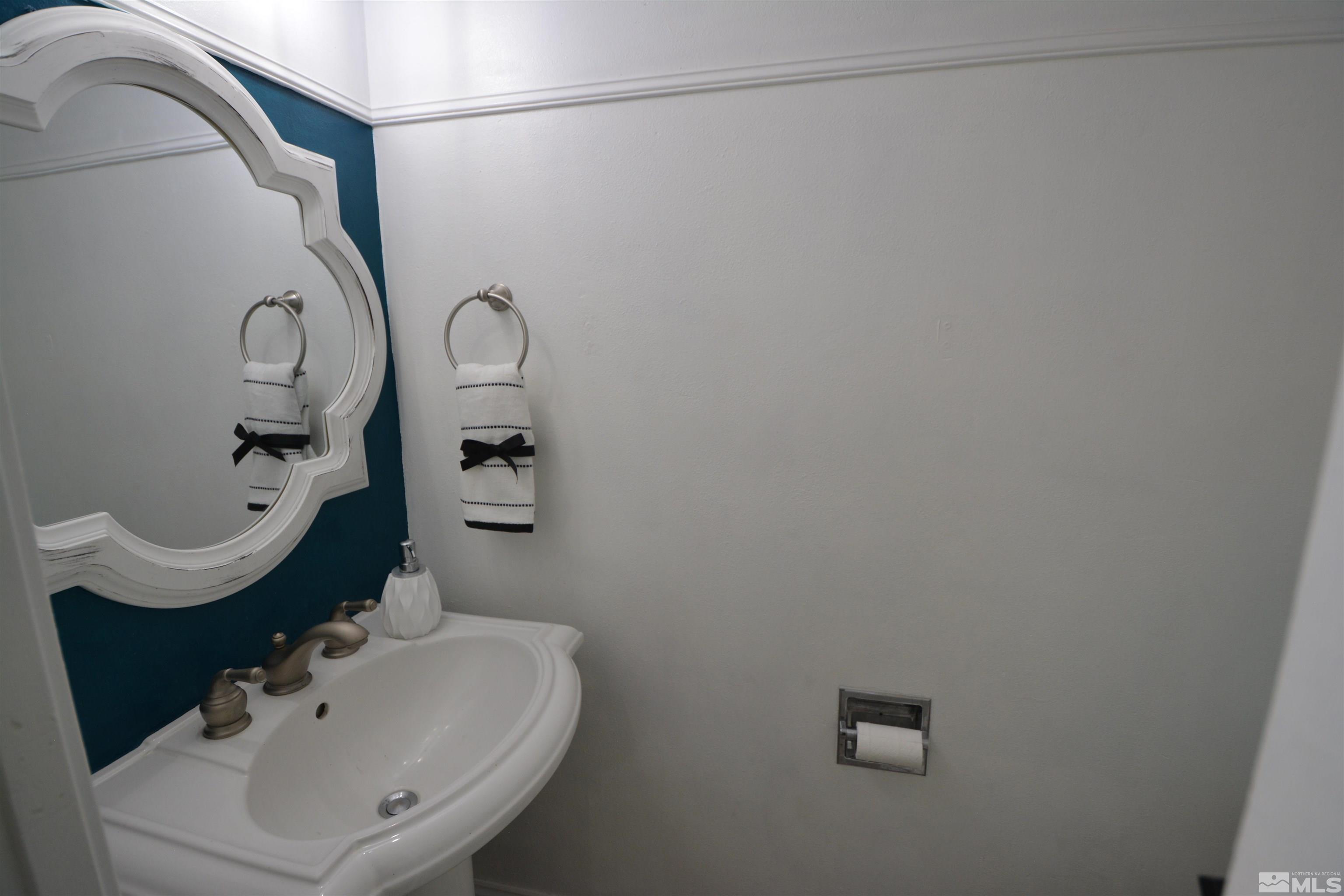 865 Nutmeg Place Reno, NV 89502 - Photo 9 of 39 Photo 9