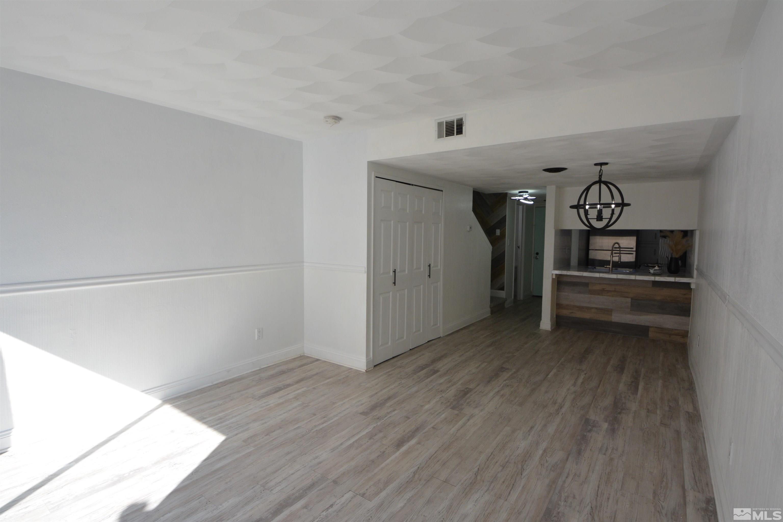 865 Nutmeg Place Reno, NV 89502 - Photo 10 of 39 Photo 10