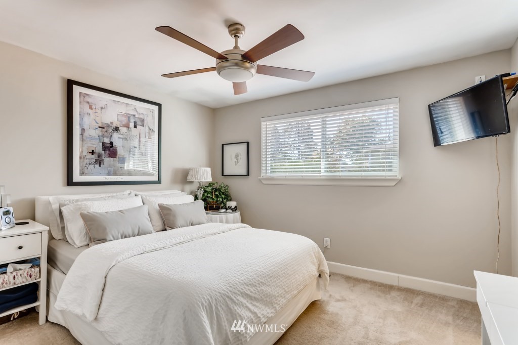 1809 Whitman Avenue Northeast Renton, WA 98059 - Photo 12 of 31 Gallery Image 12
