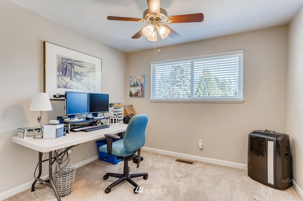 1809 Whitman Avenue Northeast Renton, WA 98059 - Photo 15 of 31 Gallery Image 15