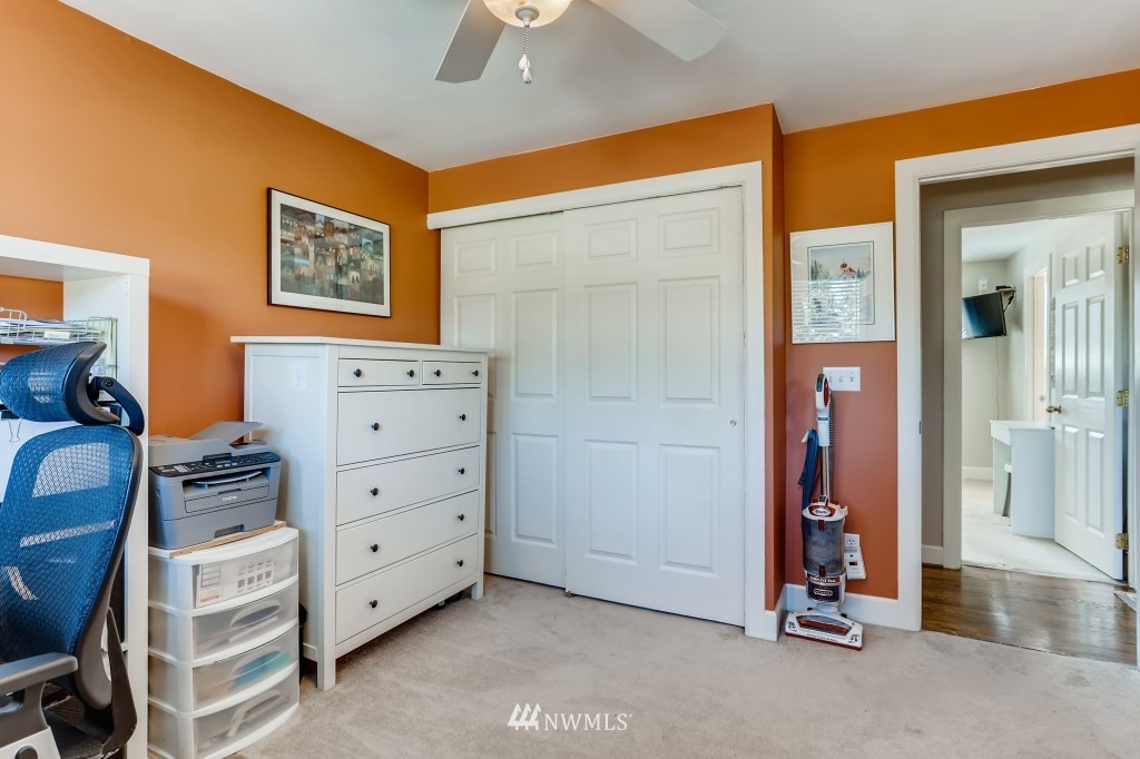 1809 Whitman Avenue Northeast Renton, WA 98059 - Photo 19 of 31 Gallery Image 19