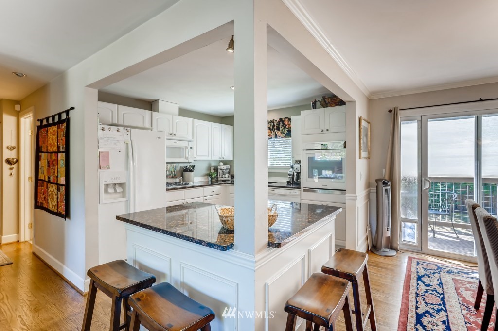 1809 Whitman Avenue Northeast Renton, WA 98059 - Photo 6 of 31 Gallery Image 6