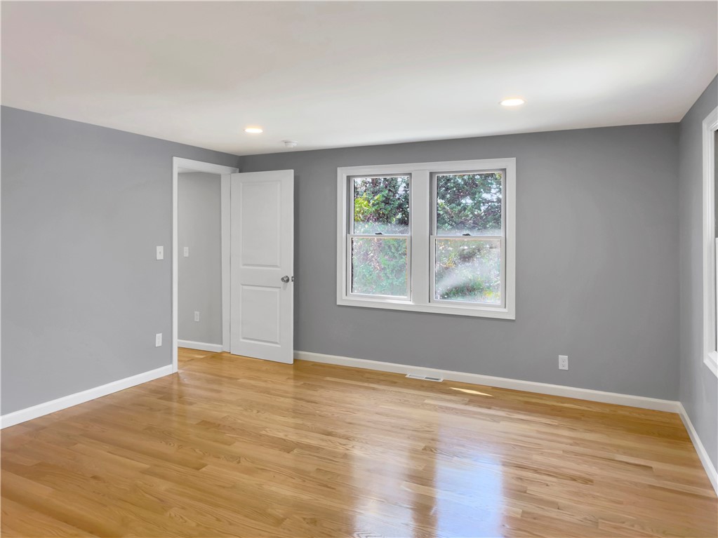 2185 Post Road South Kingstown, RI 02879 - Photo 11 of 35