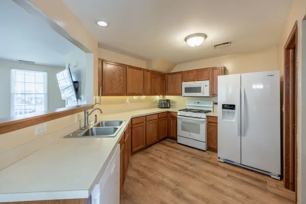 $260,000 | 1068 Serendipity Drive, Aurora, IL 60504