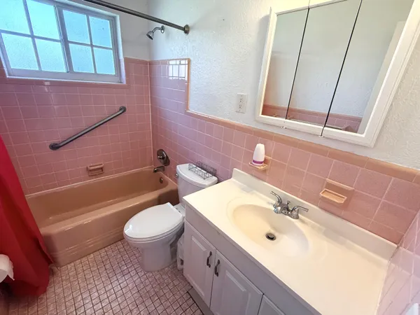$2,750 | 551 Southeast 15th Street, Unit W, Pompano Beach, FL 33060