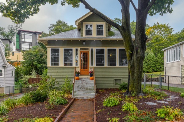 42 Prentice Street Waltham, MA 02451 - Photo 1 of 30 Gallery Image 1